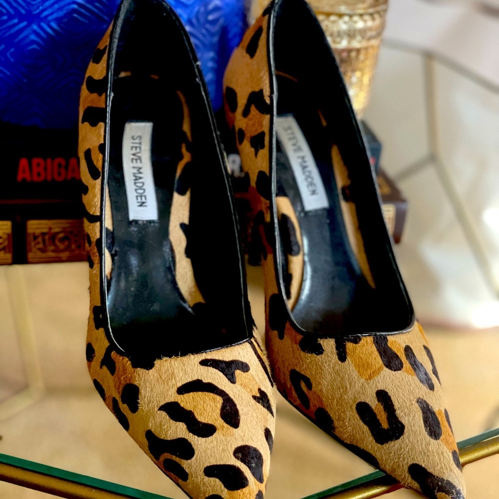 Steve Madden Leopard pumps